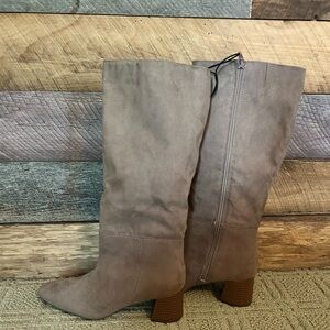 NWOT- Regent Worthington knee high Taupe 9 1/2 Heeled Boots